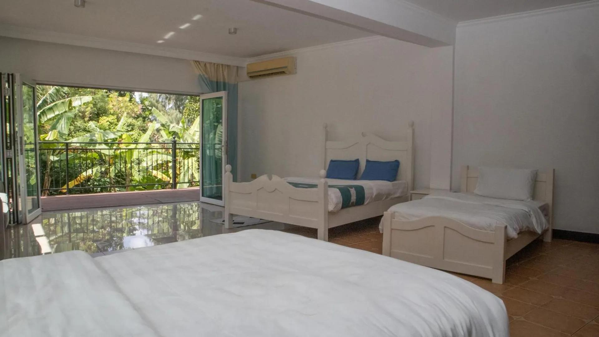 Amanda Villa - Best Value Mountain Top Inn Au Cap