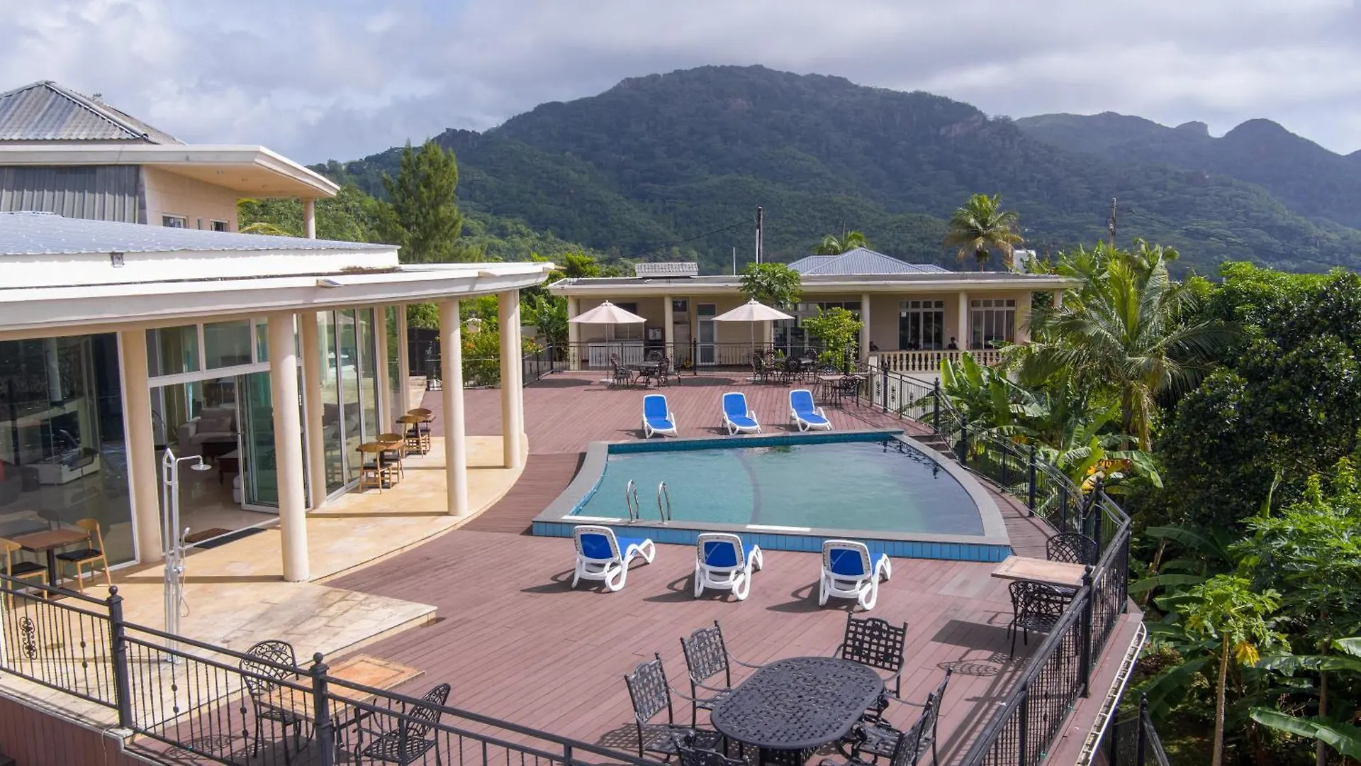 Amanda Villa - Best Value Mountain Top Inn Au Cap