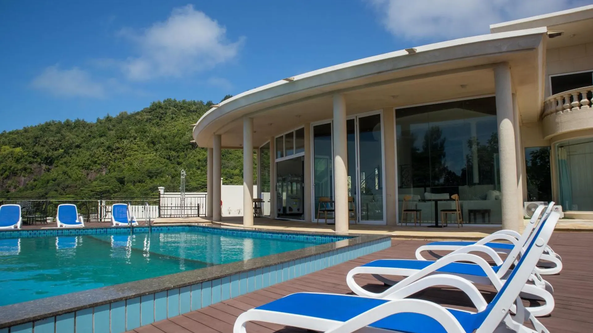 Amanda Villa - Best Value Mountain Top Inn Au Cap Seychelles