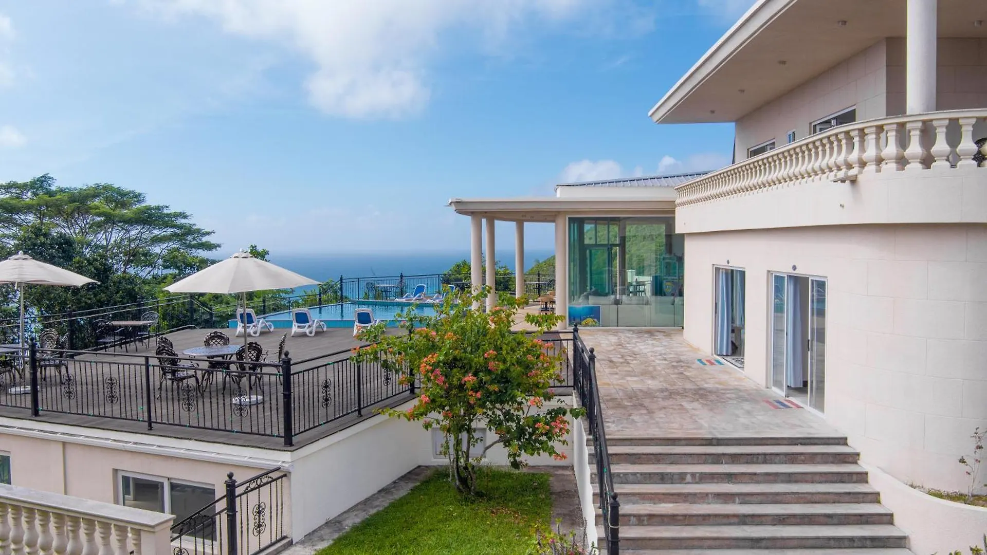 Amanda Villa - Best Value Mountain Top Inn Au Cap Hotel