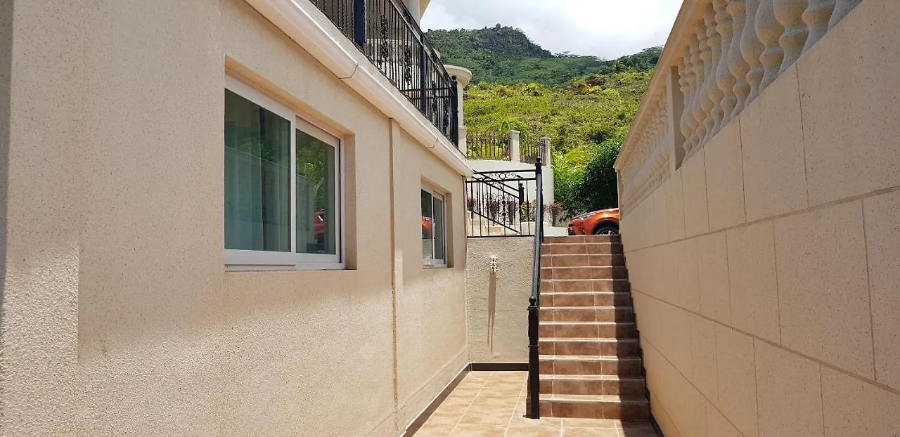 Amanda Villa - Best Value Mountain Top Inn Au Cap 0*,